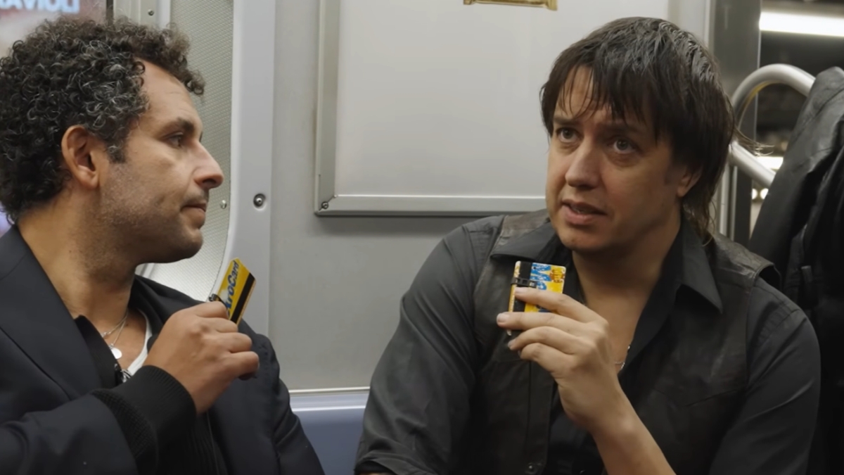 Julian Casablancas critique les sionistes américains dans le métro