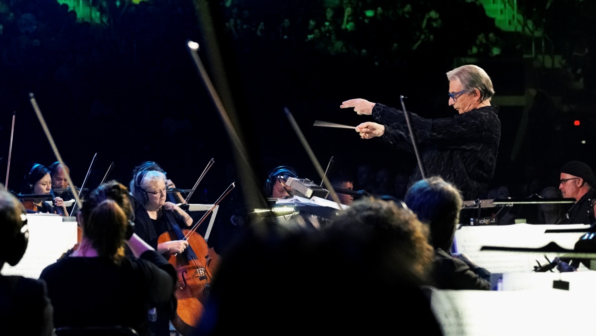 Metallica pleure le décès du co-chef d'orchestre de "S&M2", Michael Tilson Thomas
