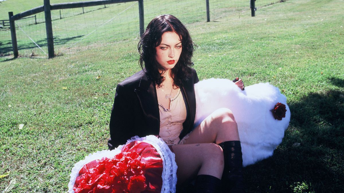 Violet Grohl annonce une brève tournée en 2026 et partage "Cool Buzz"