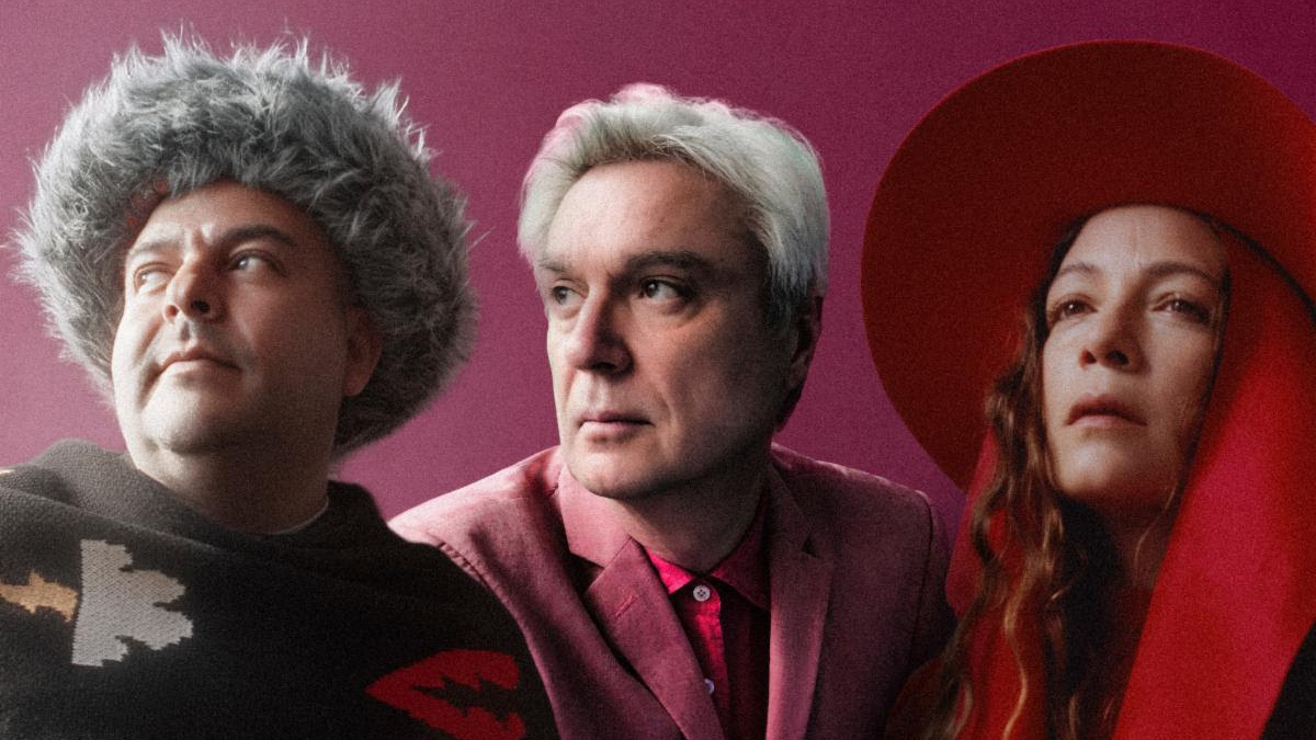 David Byrne sort un nouveau remix et retrouve St. Vincent au New Orleans Jazz Fest