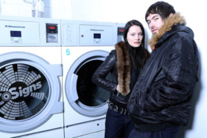 À l'intérieur du superbe premier album de Fcukers Ö : interview avec CoSign