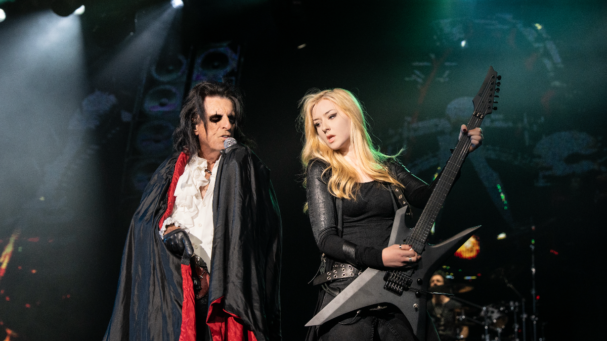 Alice Cooper recrute la nouvelle guitariste Anna Cara pour les dates de sa tournée 2026
