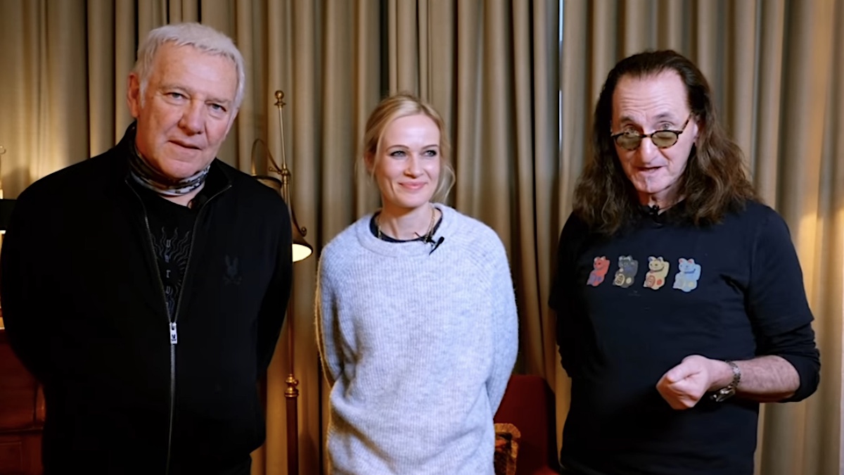 Anika Nilles, la nouvelle batteuse de RUSH, évoque le défi de remplacer Neil Peart : "Il s'est rarement répété"