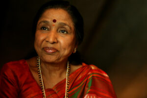 Asha Bhosle, la voix de Bollywood, est décédée à l'âge de 92 ans : NPR