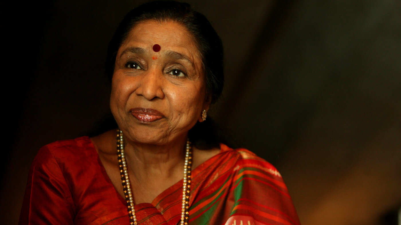 Asha Bhosle, la voix de Bollywood, est décédée à l'âge de 92 ans : NPR