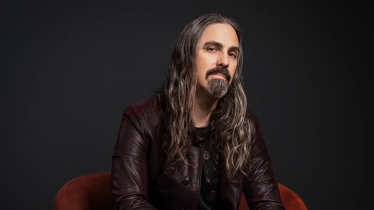 Bear McCreary annonce un nouvel album et dévoile le feat "Black Box". Joe Duplantier de Gojira