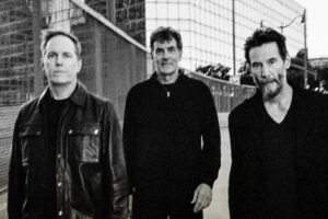 Dogstar partage le nouveau single « Moody, Creepy » « Joy » : regardez