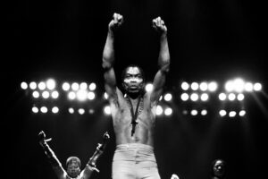 Le Rock & Roll Hall of Fame va introniser sa première star africaine : NPR