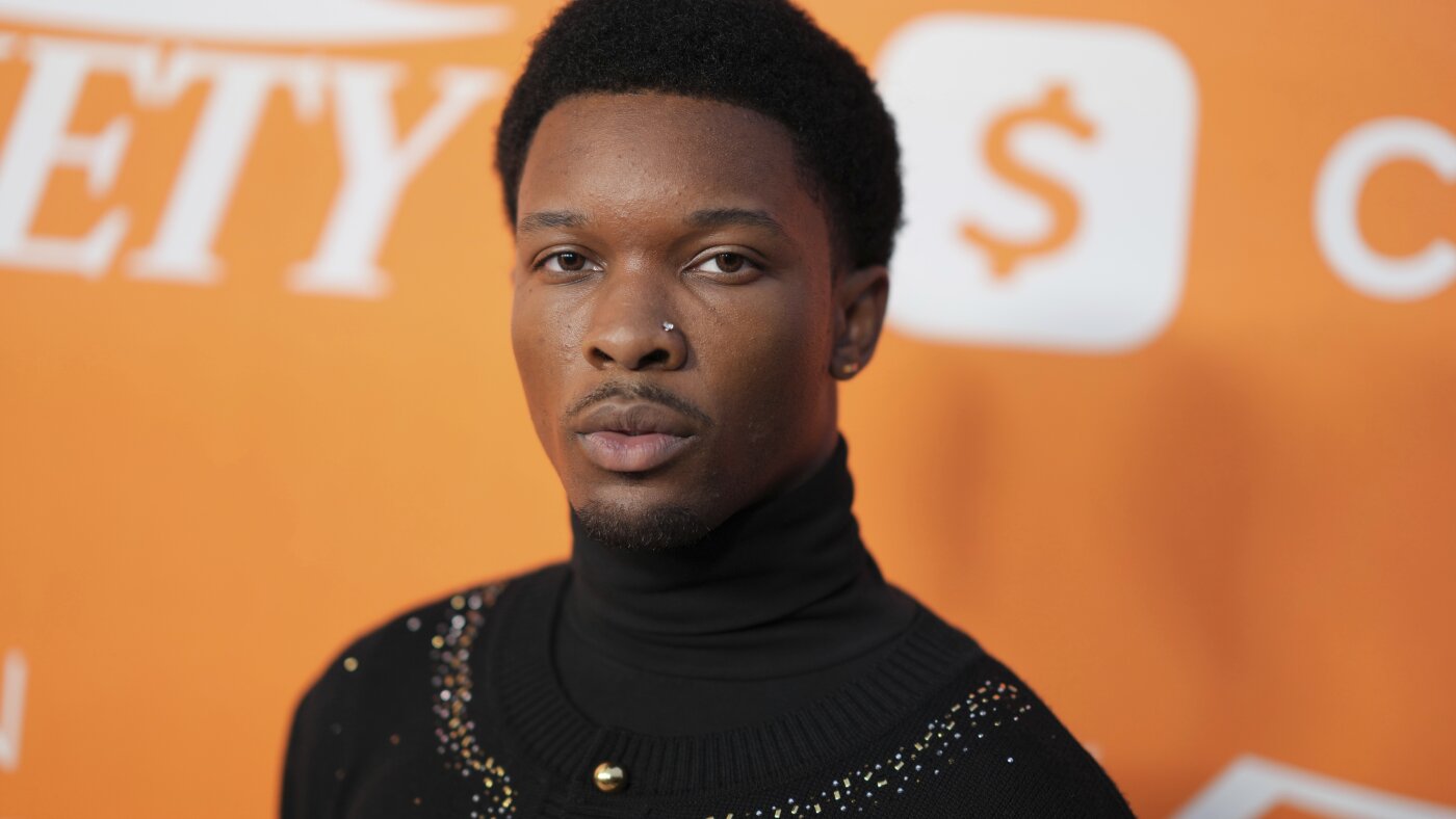 Le chanteur D4vd arrêté, soupçonné du meurtre d'un jeune de 14 ans : NPR