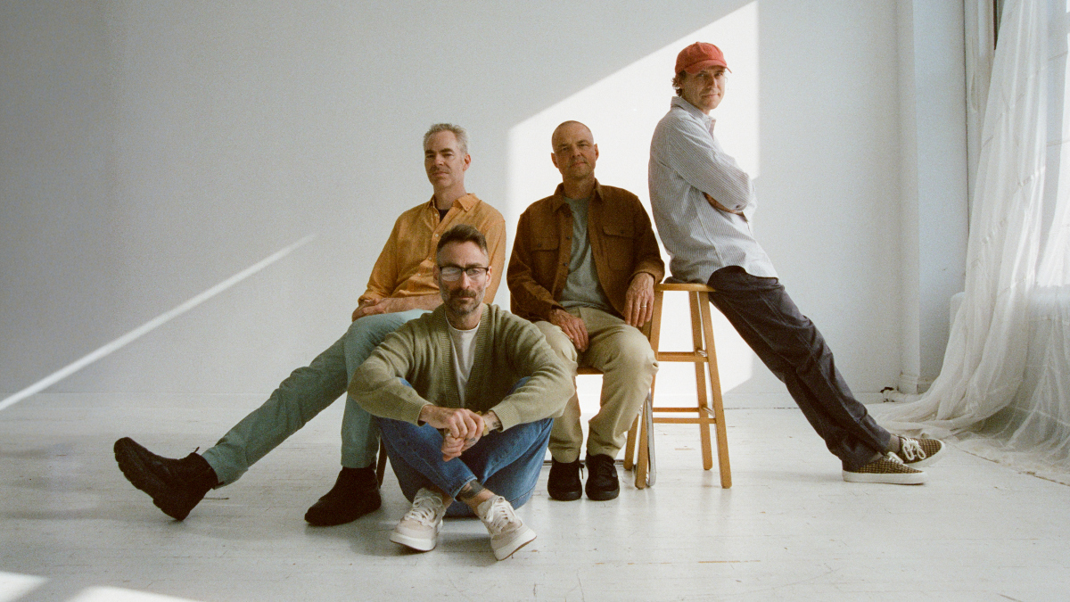 Le football américain et Brendan Yates de Turnstile s'associent pour "No Feeling" : regardez