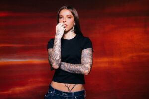 Le jeune Miko annonce sa « tournée de départ tardif » pour 2026