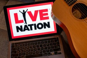Les artistes réagissent au verdict de monopole de Live Nation : NPR
