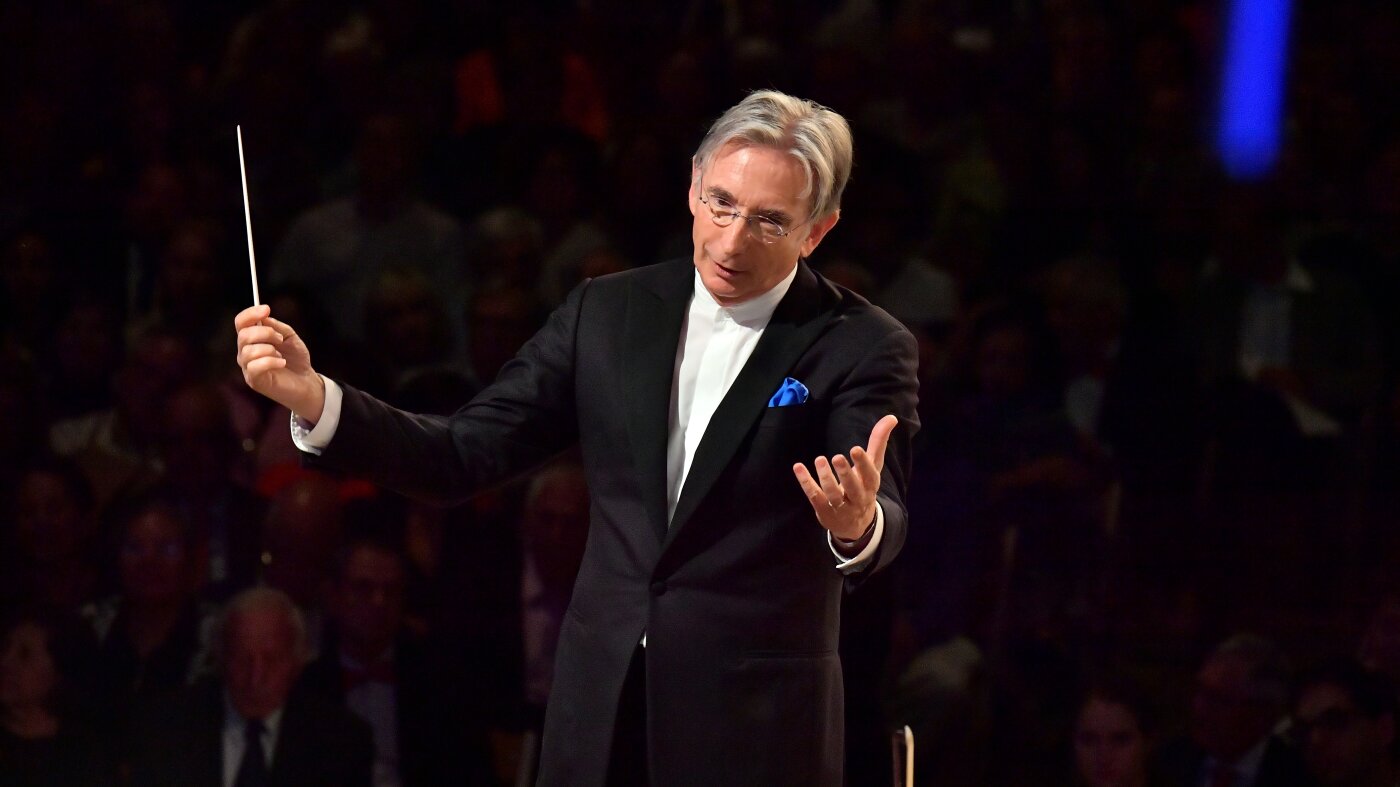 Michael Tilson Thomas, chef d'orchestre et compositeur de renom, décède à 81 ans : NPR