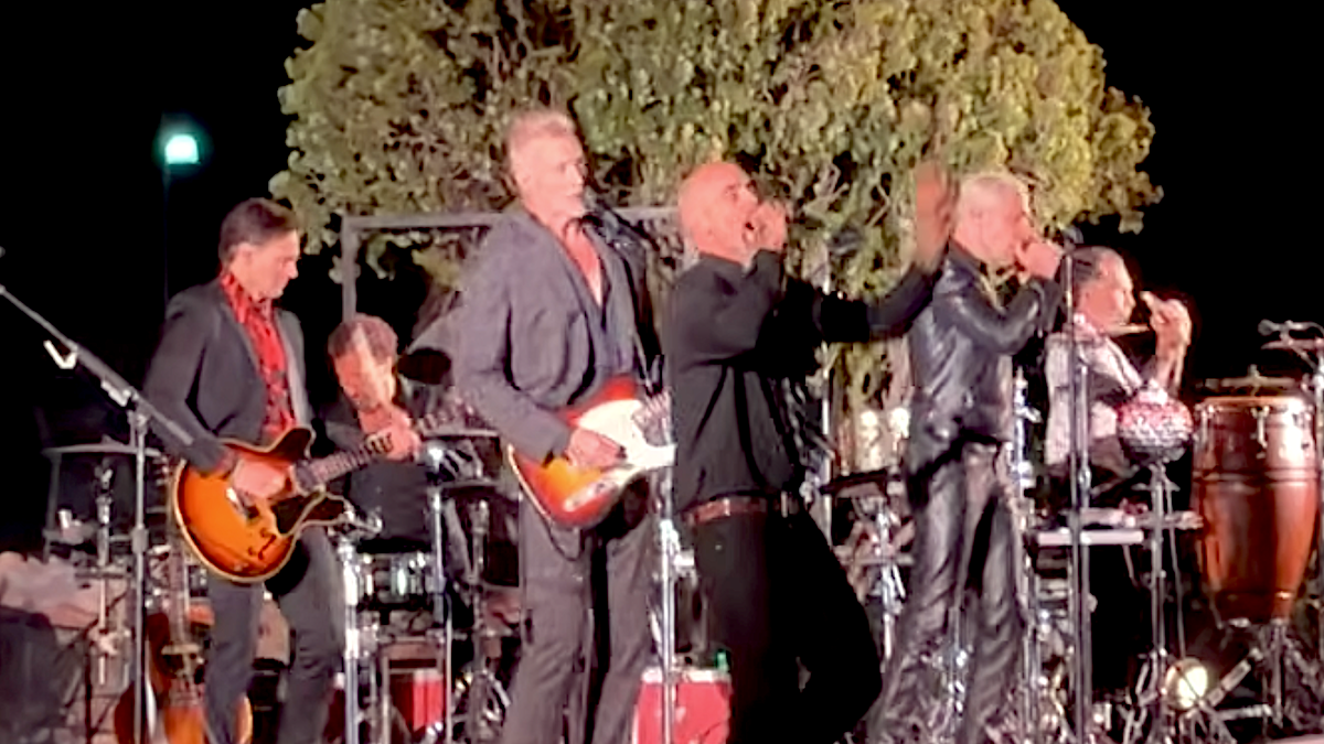 Queens of the Stone Age se produit avec Nick Oliveri pour la première fois en 12 ans : regardez