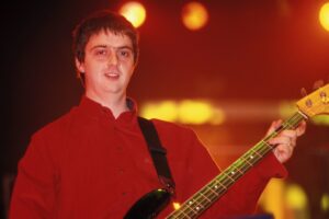 Rock Hall corrige la supervision de la programmation d'Oasis et intronisera Paul « Guigsy » McGuigan