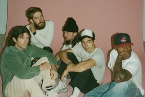 Un ancien guitariste de Turnstile accusé de tentative d'assassinat sur le père du chanteur