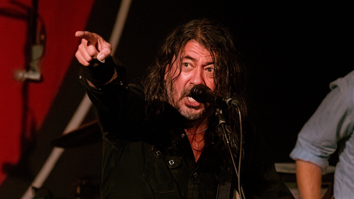 Dave Grohl admet avoir « menti » à propos de son régime vocal lors du concert des Foo Fighters à New York