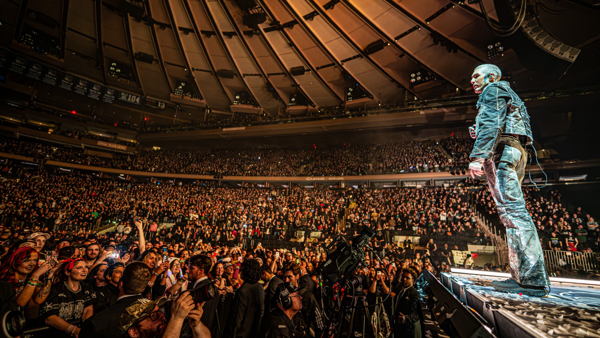 Bring Me the Horizon's Rise en tête d'affiche de l'arène en plein écran au MSG Show