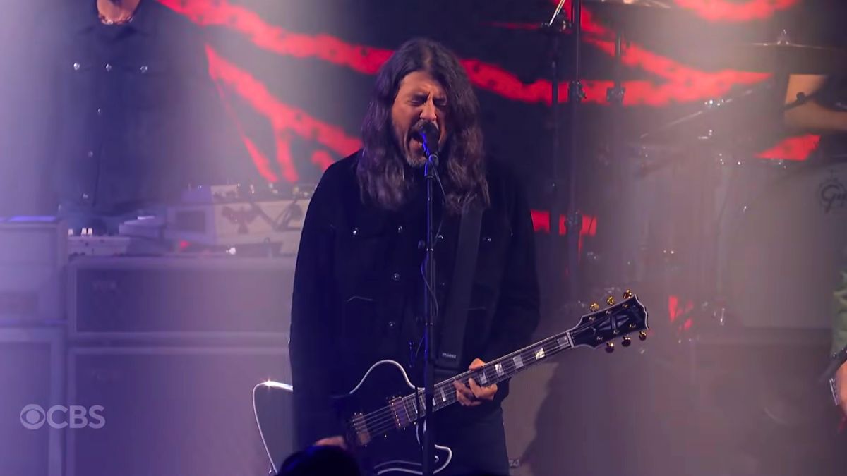 Les Foo Fighters interprètent "Caught in the Echo" et "Window" sur Colbert : regardez