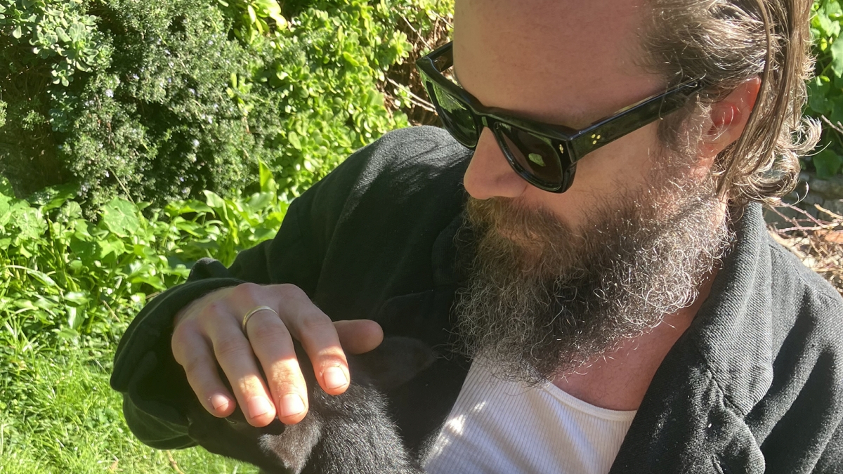 Le père John Misty sort une nouvelle chanson psychédélique "The Payoff"