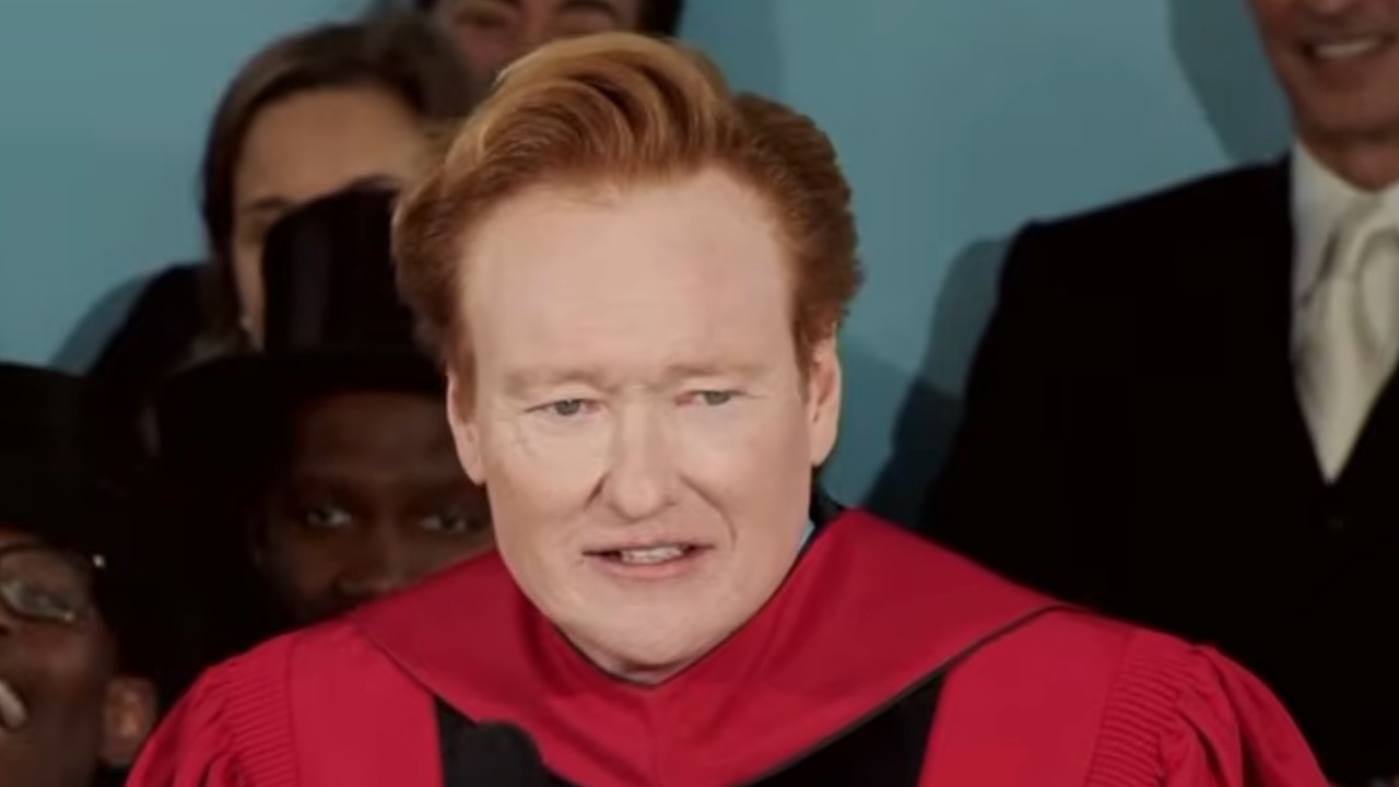 Conan O'Brien dit aux diplômés de Harvard de laisser Harvard devenir « la chose la moins importante » pour eux