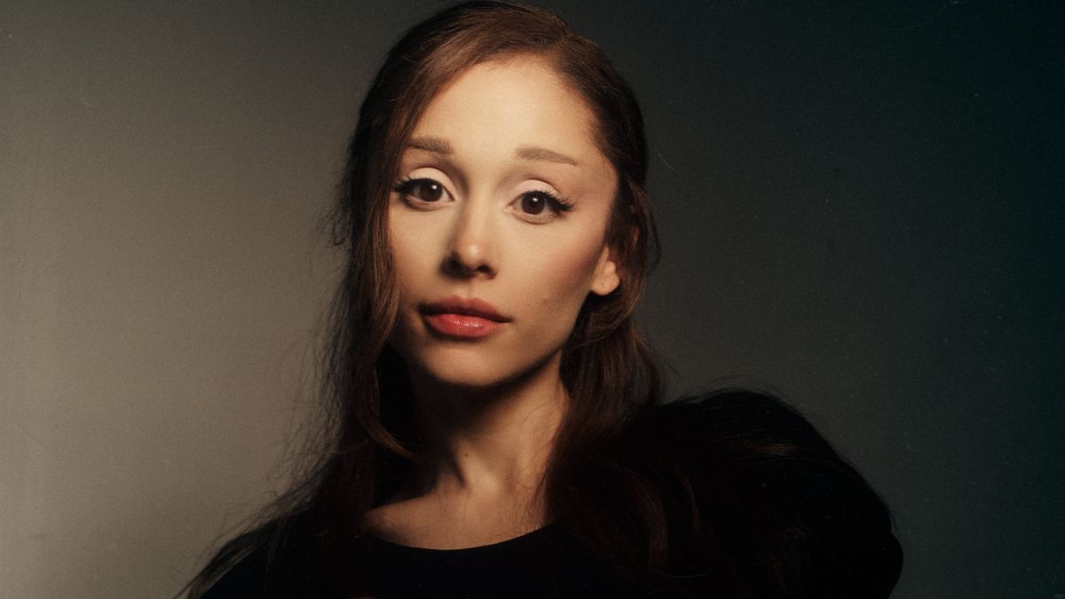 Ariana Grande devient discrète sur la nouvelle chanson "Je déteste que je t'ai fait m'aimer" : Stream