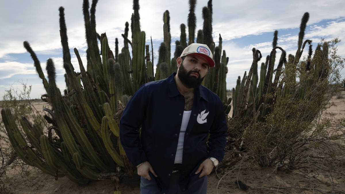 Carín León détaille le nouvel album MUDA et partage la nouvelle chanson "Ruca"