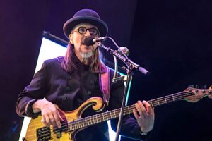 « Claypool Gold Tour » va démarrer avec Primus, Claypool Lennon Delirium et Flying Frog Brigade