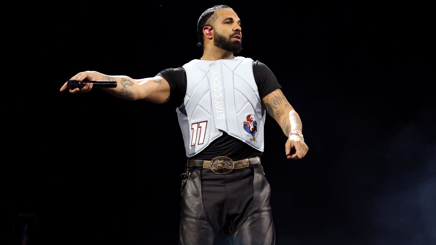 Drake est en tête des charts, établit des records et balaye les anciens : NPR