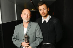 Harry Styles détaille l'influence de Radiohead et l'histoire de la virginité chez Ivors