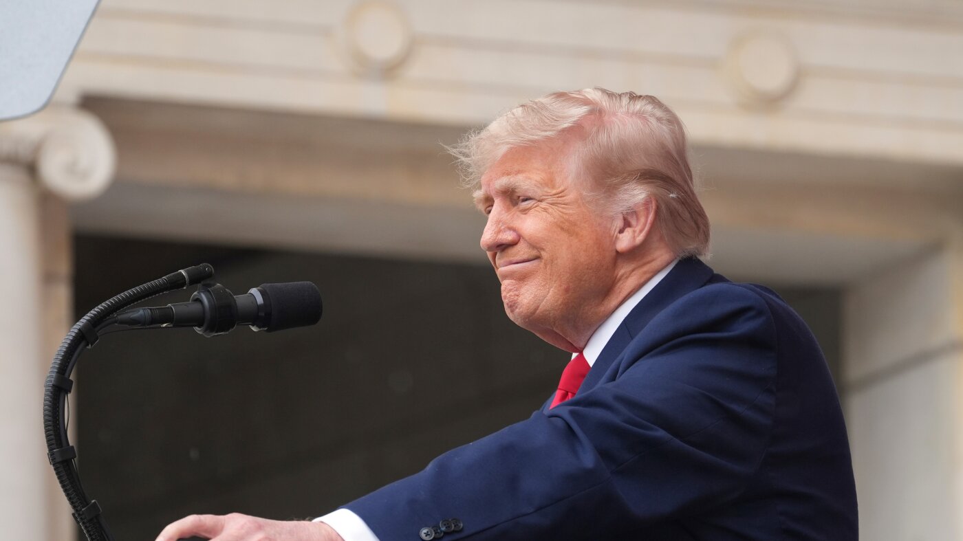 Trump dit qu'il fera la une du National Mall après l'abandon des artistes : NPR
