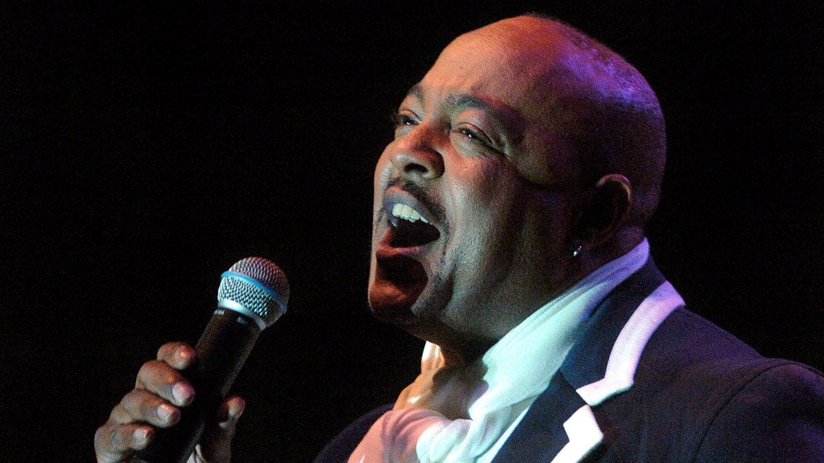 Le chanteur de Disney Peabo Bryson est mort à 75 ans