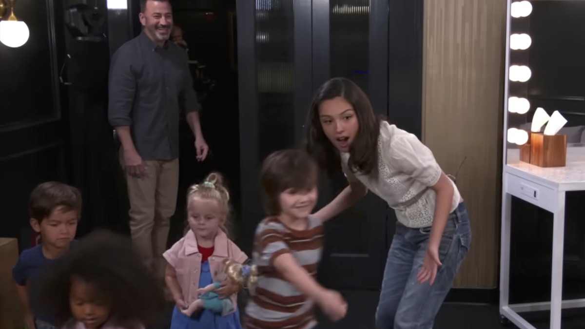 Le rêve de baby-sitting d'Olivia Rodrigo s'est transformé en cauchemar par Kimmel