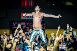 Yungblud ajoute une soirée magique à New York au Radio City Music Hall