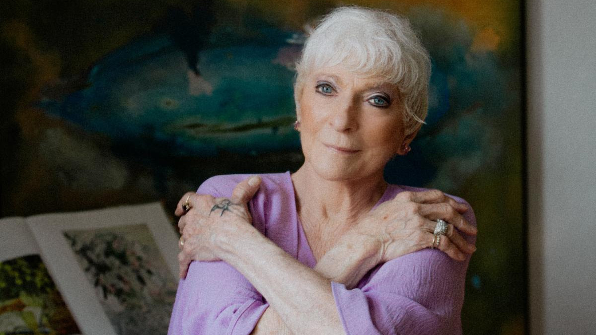 Judy Collins annonce la tournée d'adieu "Sweet Judy Blue Eyes"