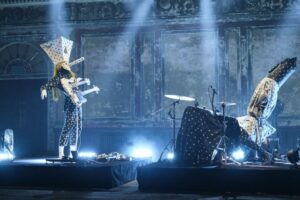 Angine de Poitrine Groove Out avec « Fabienk » et « Sarniezz » sur Jools Holland : Regardez