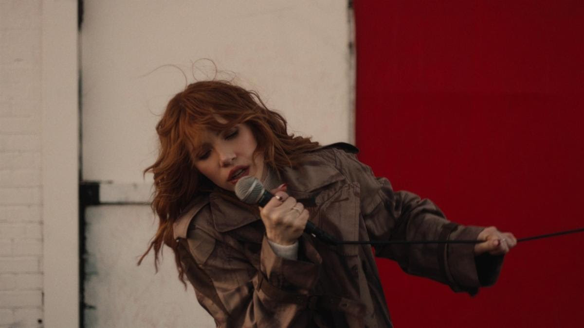 Carly Rae Jepsen sort une nouvelle chanson « On Wires » : streaming