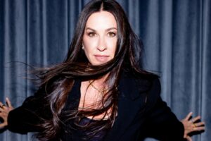 Alanis Morissette annonce sa résidence à Los Angeles en 2026 « Papillon avec une machette »