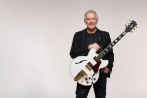 Alex Lifeson et Epiphone de RUSH dévoilent la réédition de l'ES-355 de 1976