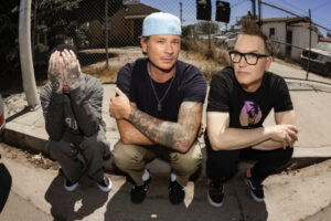 Blink-182 a publié l'édition du 25e anniversaire de Enlevez votre pantalon et votre veste