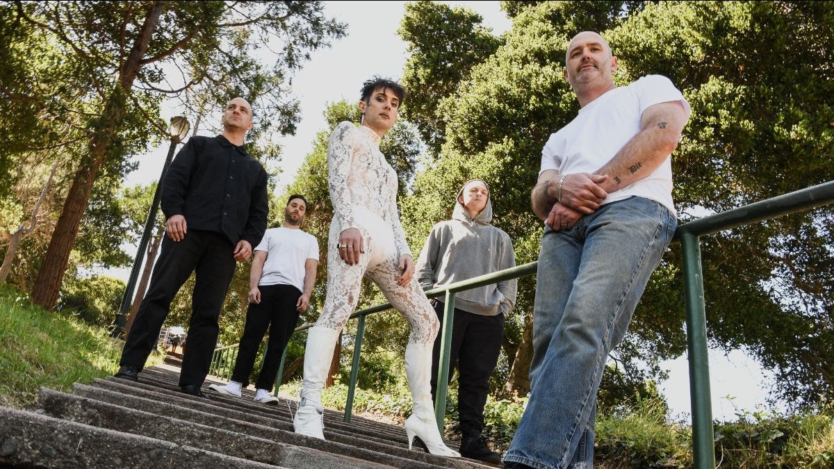 Ceremony annonce un nouvel album et une tournée 2026, libérant "Death Destruction Mayhem"