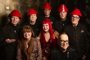 DEVO et The B-52s annoncent les dates de la « Cosmic De-Evolution Tour » de l'automne 2026