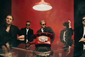 Interpol annonce un nouvel album, This Mirror Weighs a Ton, et partage deux chansons