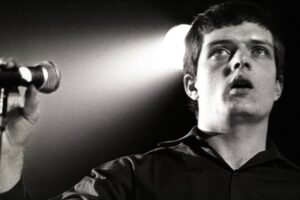Joy Division annonce la toute première collection éternelle d'enregistrements de concerts en direct