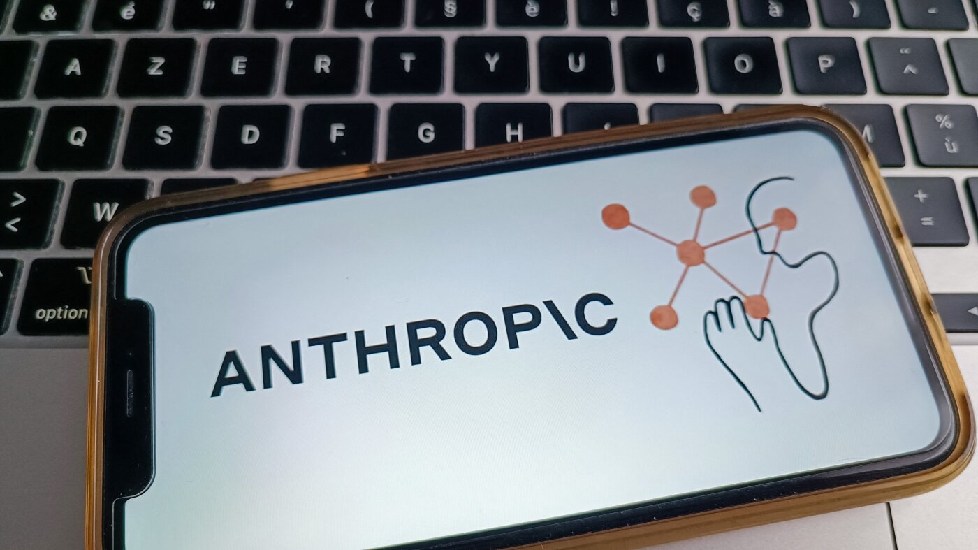 Le géant de l'IA Anthropic dépose les documents pour une introduction en bourse : NPR