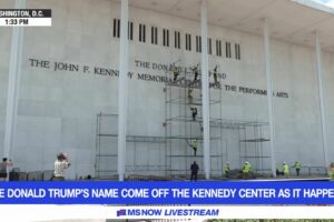 Le nom de Donald Trump arraché du Kennedy Center