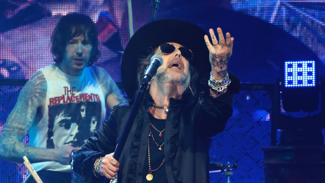 Les Black Crowes hués après avoir apparemment ridiculisé le chant "USA" de leurs fans