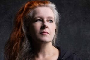 Neko Case annonce les dates de la tournée américaine de l'automne 2026 avec Destroyer