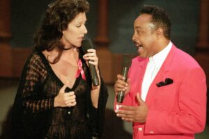 Peabo Bryson, connu pour les duos « Aladdin » et « La Belle et la Bête », est décédé à 75 ans : NPR