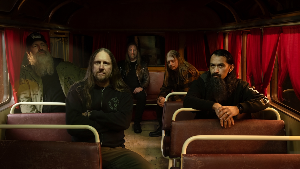 Amon Amarth dévoile la toute première chanson acoustique "Upphaf"